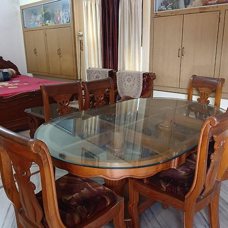 Kusum Palace Βαρανάσι Εξωτερικό φωτογραφία